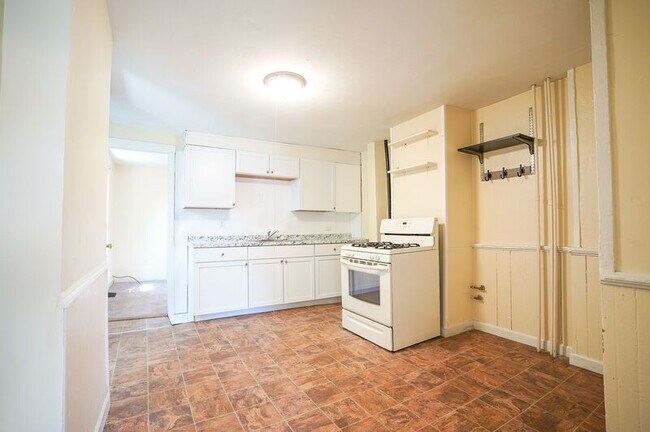 Photo - 34 Joy St Apartment