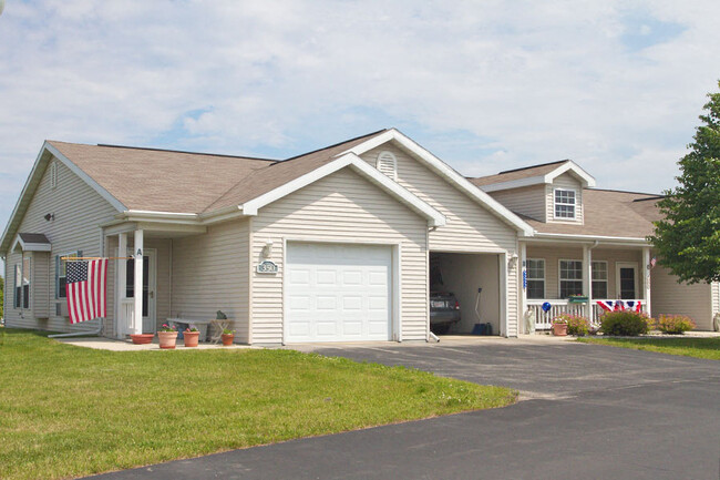 Building Photo - SOUTHLAKE COTTAGES