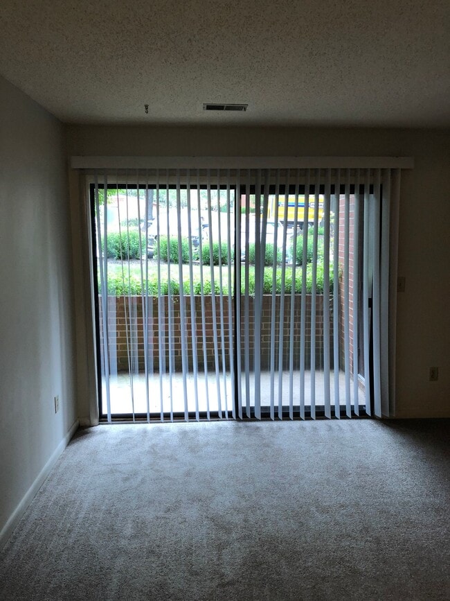 Building Photo - Great 1BR/1BA Condo in Turtle Creek