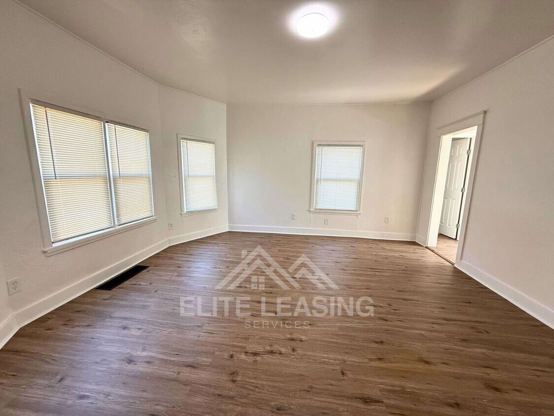 Foto principal - 1500 SW Van Buren St