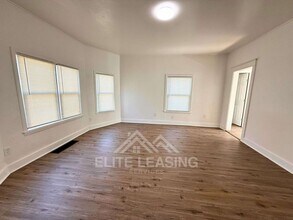 Building Photo - 1500 SW Van Buren St