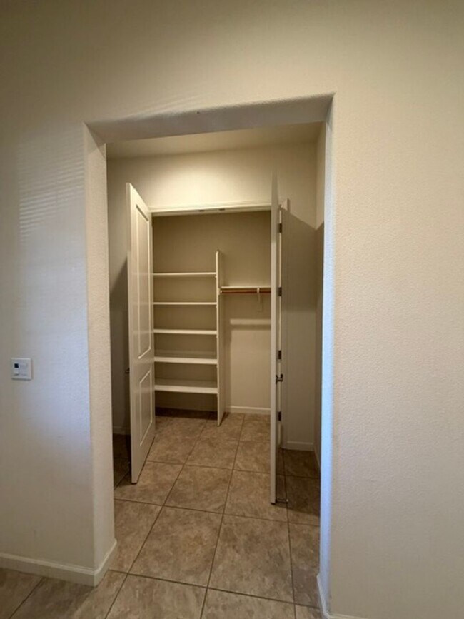 Building Photo - Beautiful 3 Bedroom and 2 Bathroom Home in Natomas $2,995.00