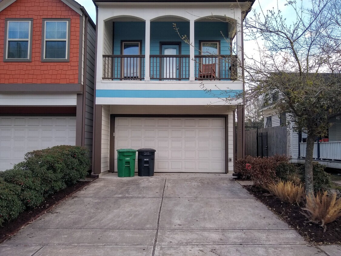2113 Crockett St, Houston, TX 77007 House Rental in Houston, TX