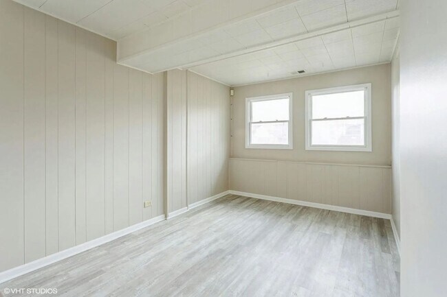 Building Photo - 121 Richmond Dr