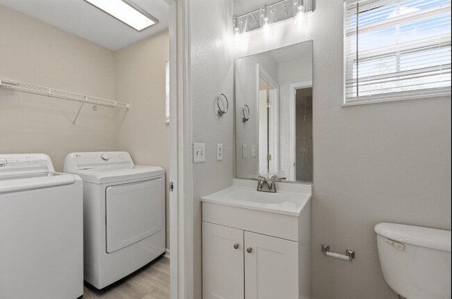Foto del edificio - 8719 Mowbray Way