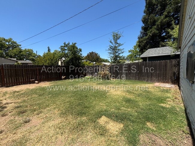 Building Photo - Charming 1 Bed, 1 Bath Home - Private Back...