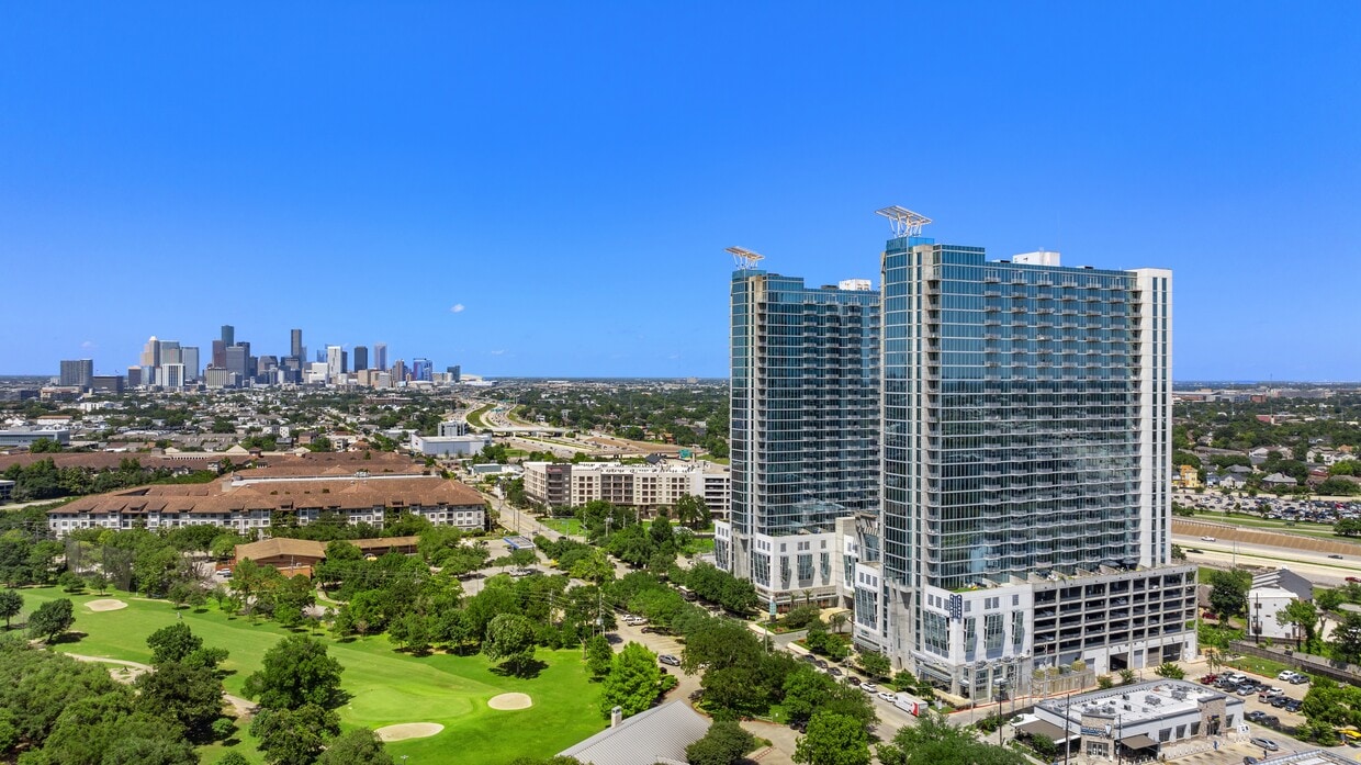 Building Photo - Allure Hermann Park at Med Center