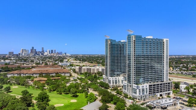 Building Photo - Allure Hermann Park at Med Center