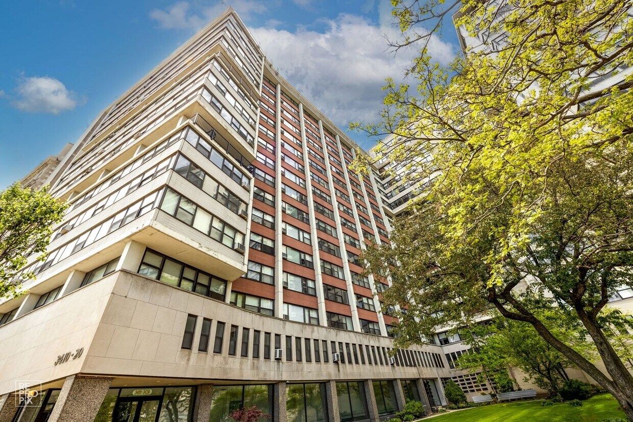 Foto principal - Lakefront's Best Living