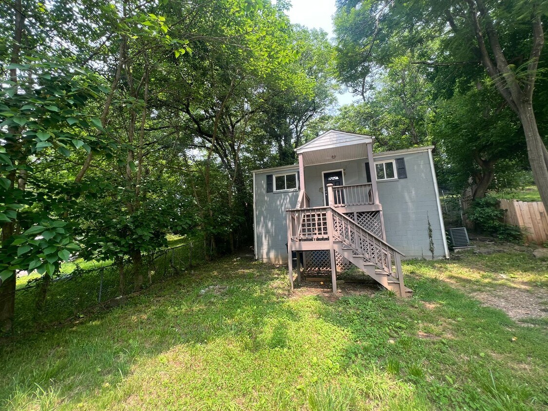Foto principal - 1436 Varnell Ave NE