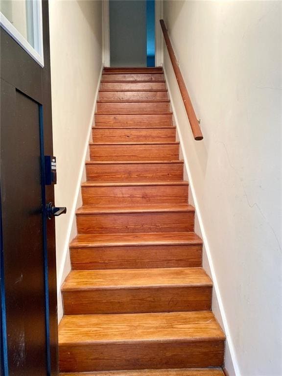 Foto del edificio - 487 Lakeshore Dr NE