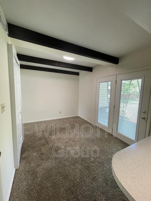 Building Photo - 3135 Wedgewood Ct