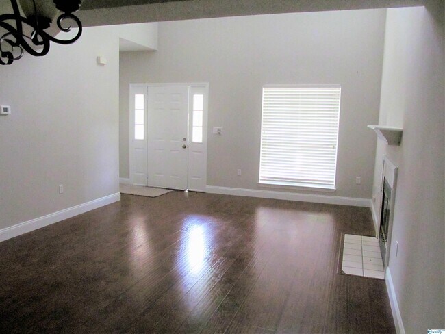 Building Photo - 202 Marlboro Way