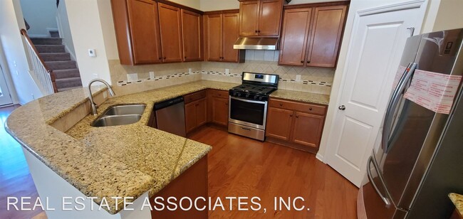 Building Photo - 3 br, 2.5 bath House - 2030 October Drive