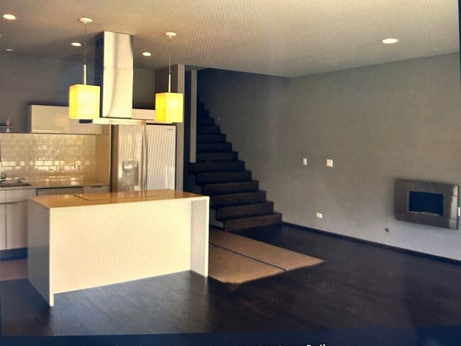 Foto del edificio - 2704 W Armitage Ave