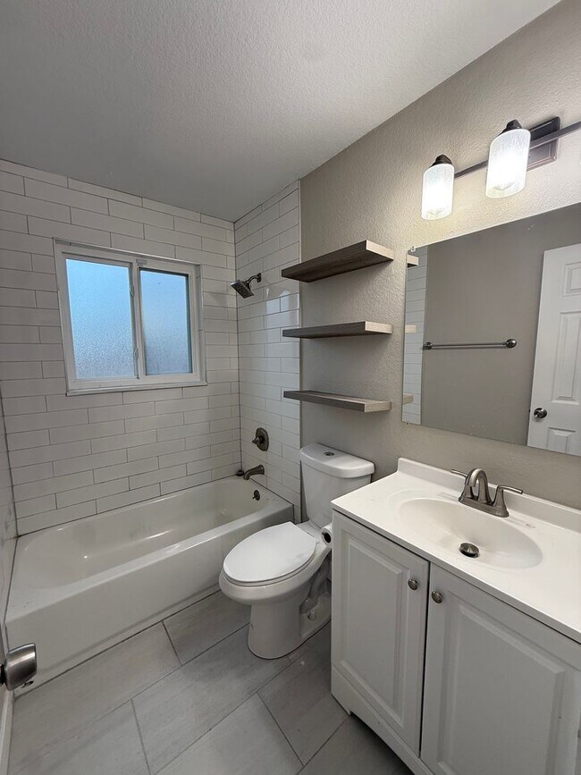 Foto del edificio - Move in ready home on Chambers