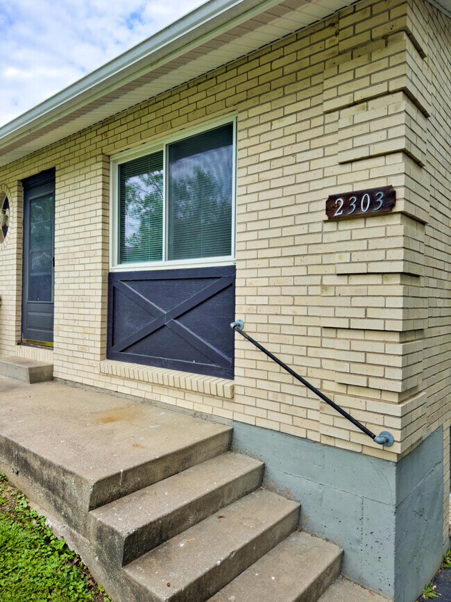 Foto del edificio - 2303 Sears Ct