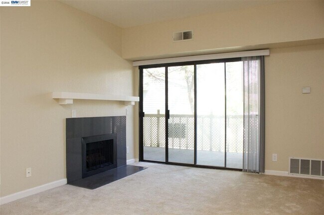 Foto del edificio - COMING SOON $3090 / 2 BR GORGEOUS REMODELE...