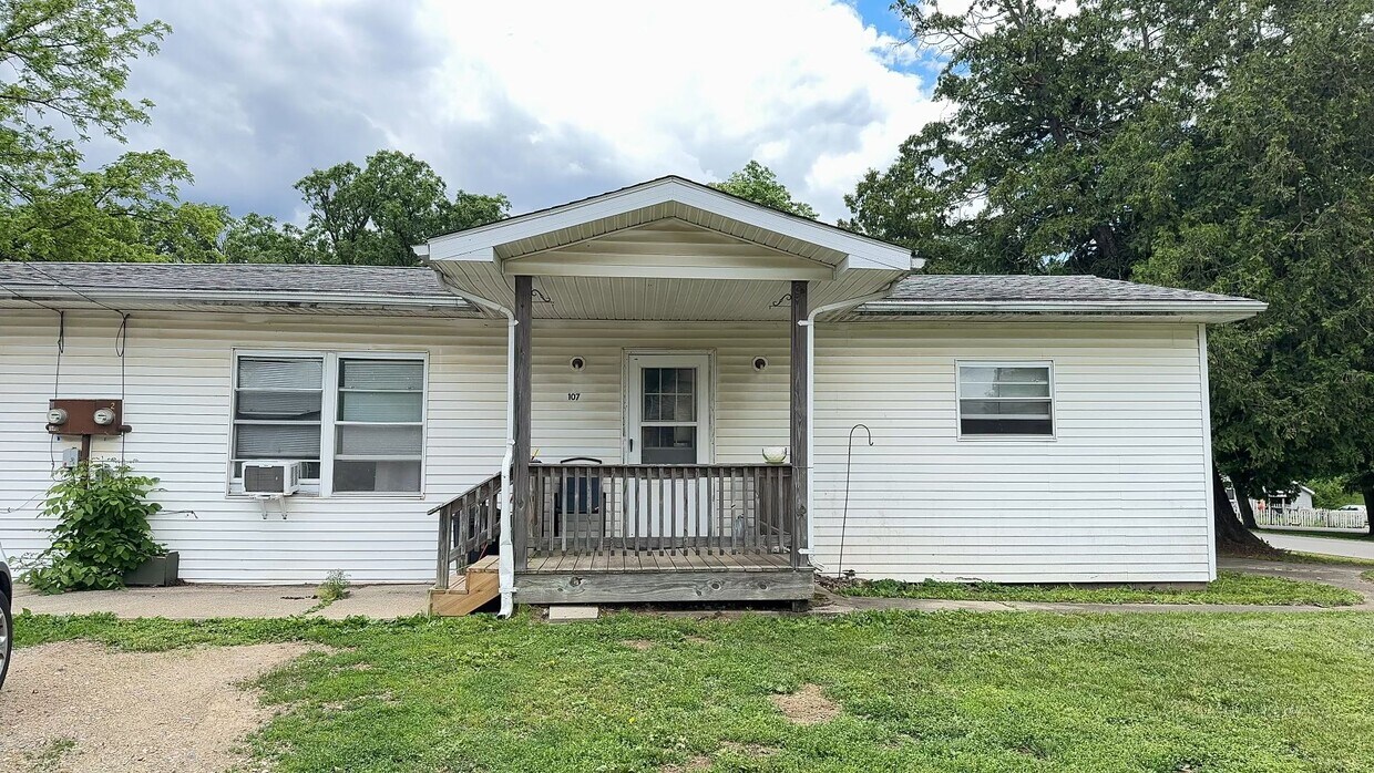 Primary Photo - 107-109 W Third Street- OM OT