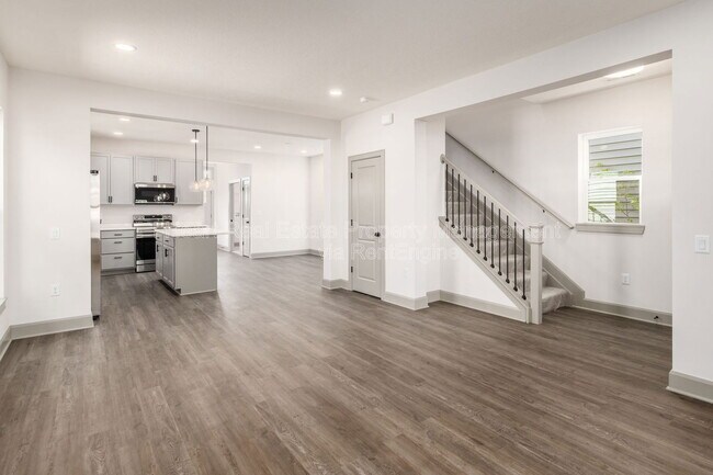 Foto del edificio - 72 Hayden Ave