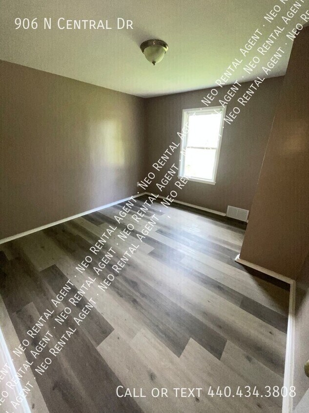 Foto del edificio - 906 N Central Dr