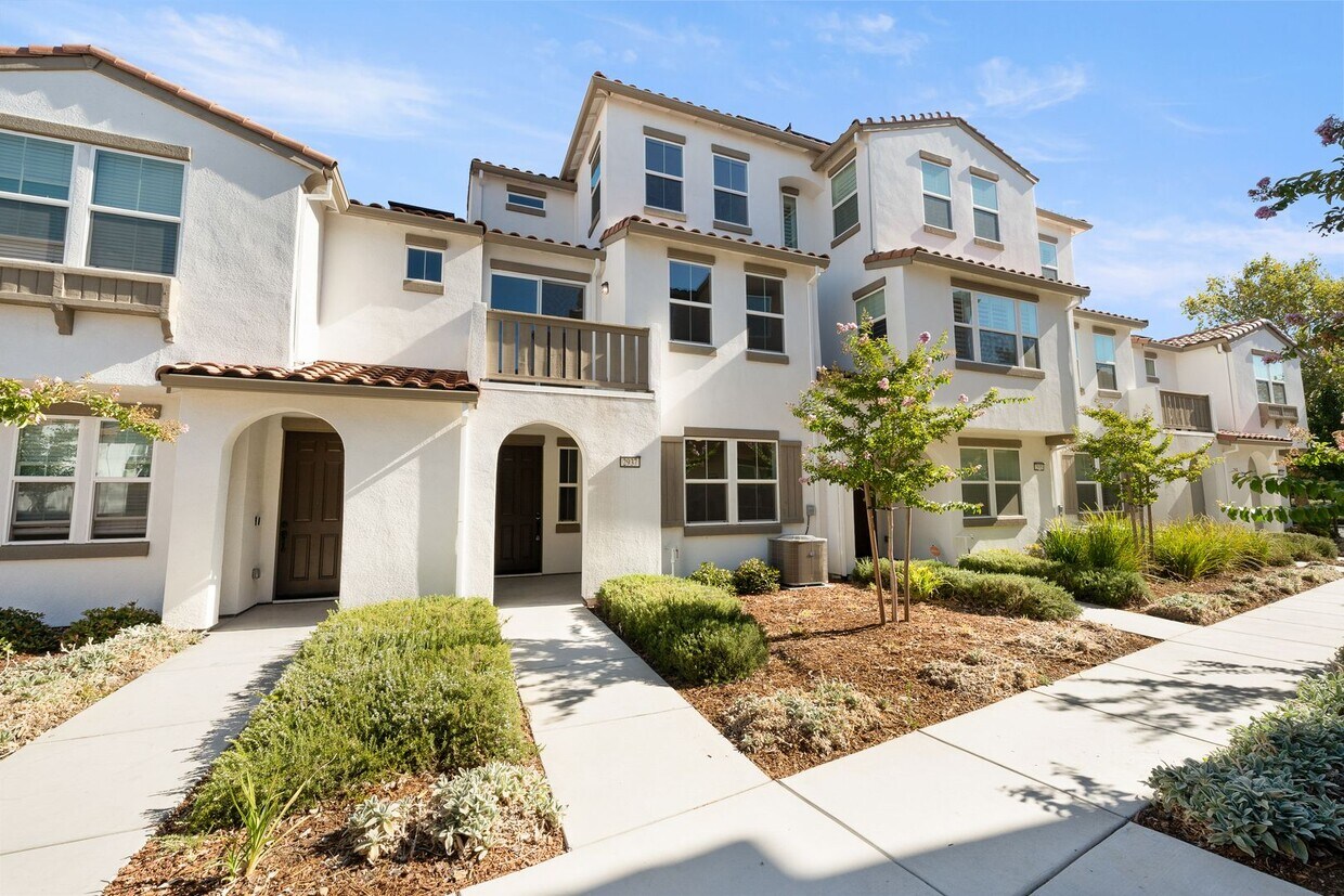 Primary Photo - 4 Bedroom 3.5 Bath, 2021 Built Home in Pro...