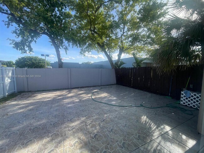 Building Photo - 8540 NW 188th Ter