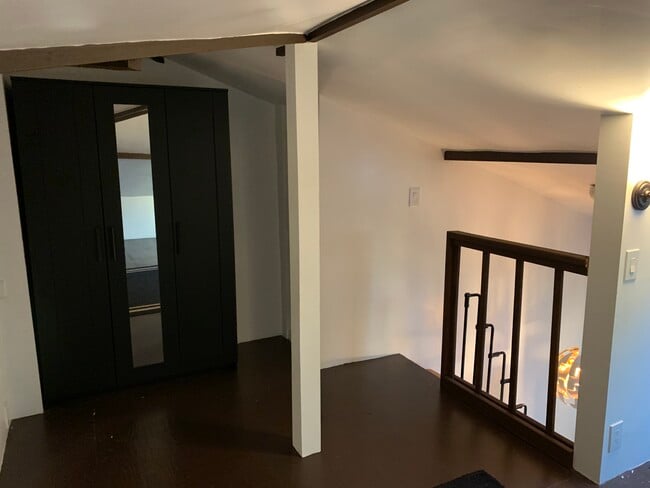 clothes wardrobe - 4244 58th St