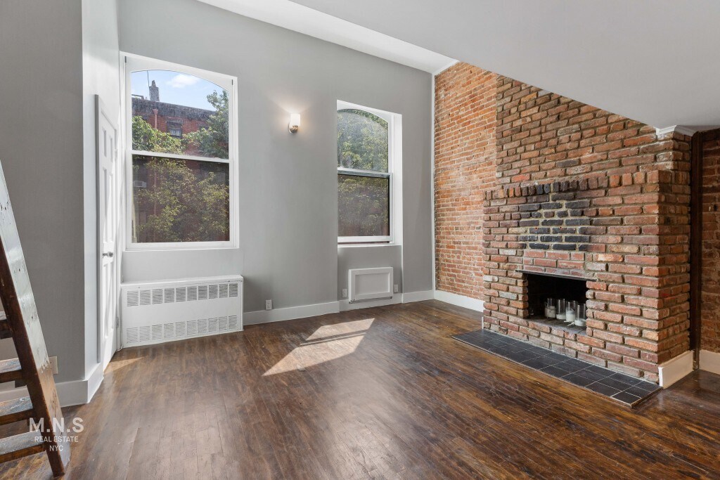 Primary Photo - 431 West 22nd Street