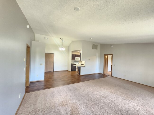 Building Photo - Chapelwood III Apartments
