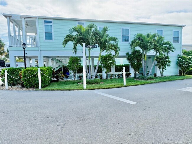 Building Photo - 252 NE Ebbtide Way