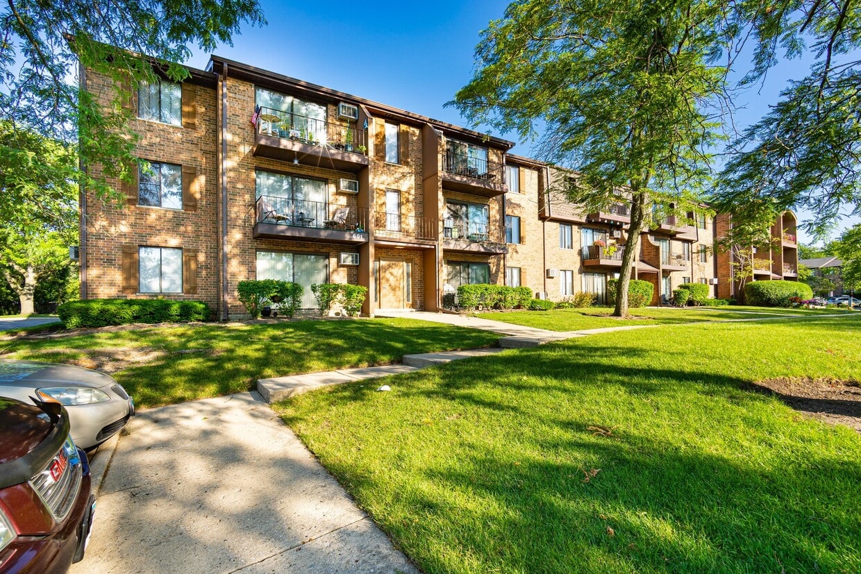 605 Briar Hill Ln Unit 6, Addison, IL 60101 Condo for Rent in Addison, IL