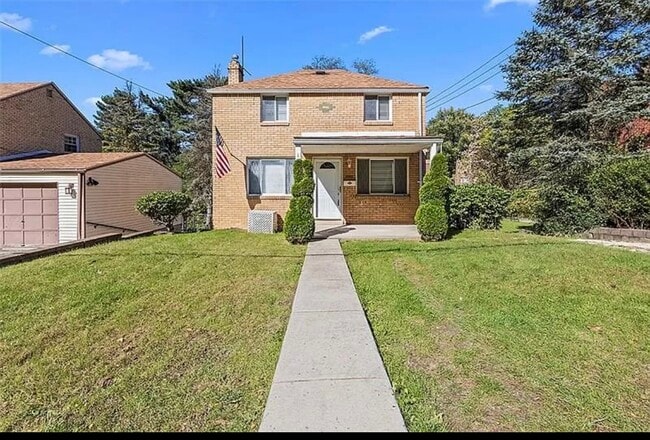 Building Photo - 118 Macfarlane Dr