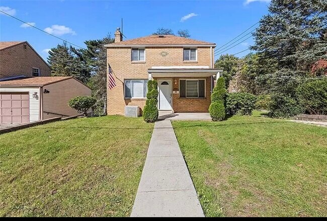 Foto del edificio - 118 Macfarlane Dr