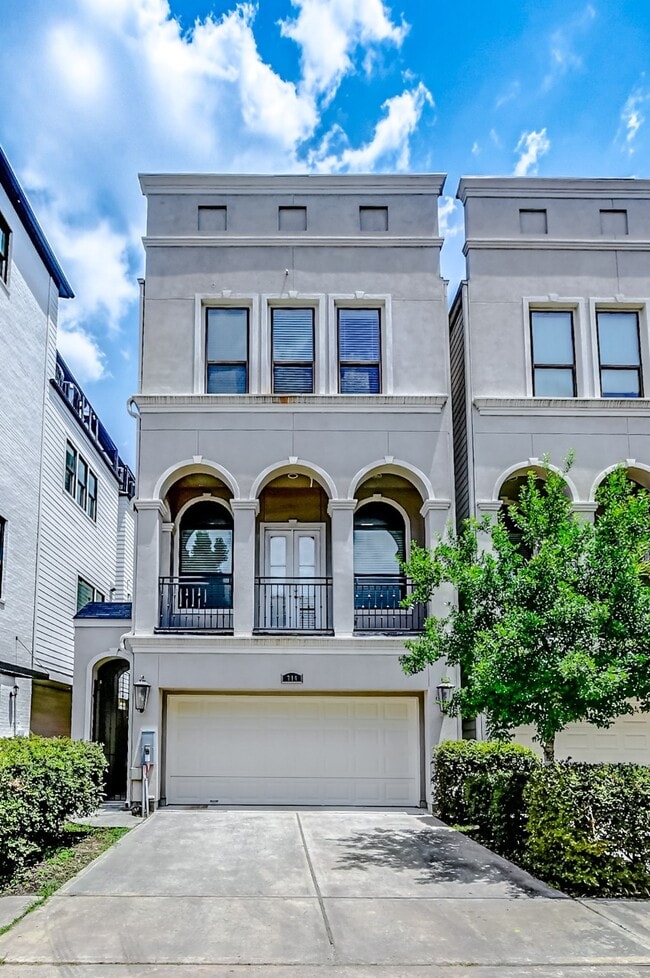 Building Photo - 714 Fargo St