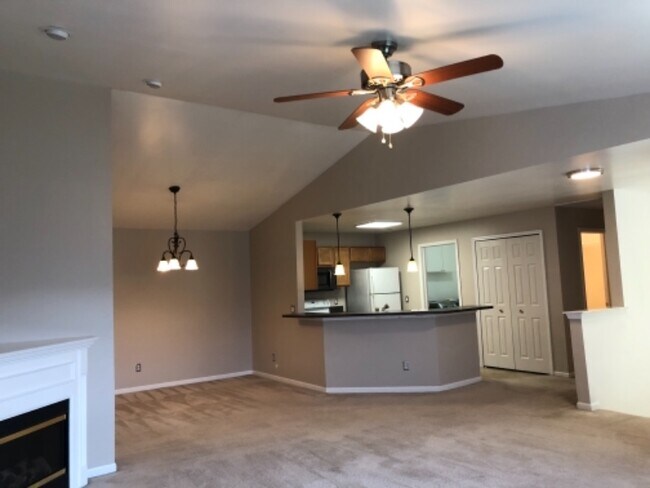 Foto del edificio - 51761 Adler Park Dr W