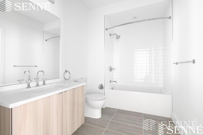 Building Photo - 2 W 6th St