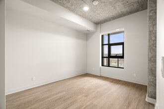 K-1 Suite - Bedroom - Fourth Street Lofts (4SL)