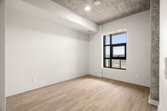 K-1 Suite - Bedroom - Fourth Street Lofts (4SL)