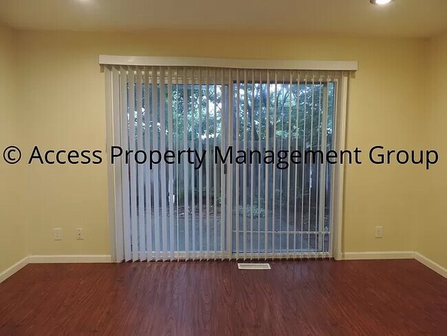 Foto del edificio - 3481 Kenbrooke Ct
