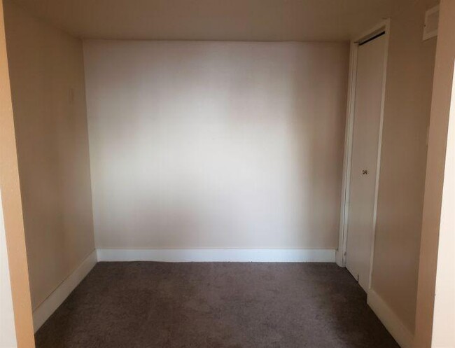 Building Photo - 2 bedroom in Billings MT 59101