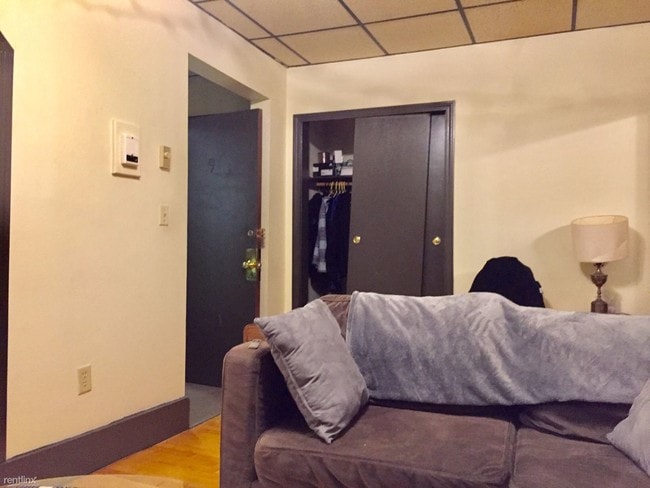 Building Photo - 1 br, 1 bath  - 149 Main St  1 Bath Apartment