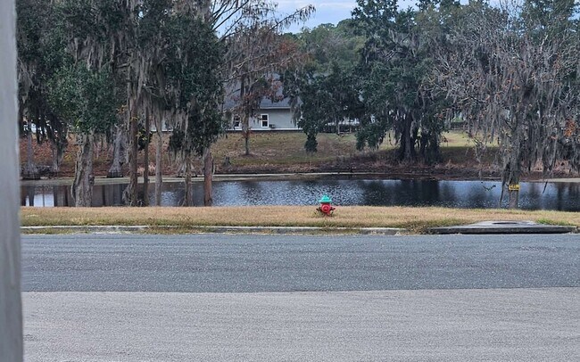 Foto del edificio - 137 SW Grand Magnolia Gln