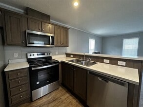 Building Photo - 39 Pansy Dr Building Photo - 39 Pansy Dr