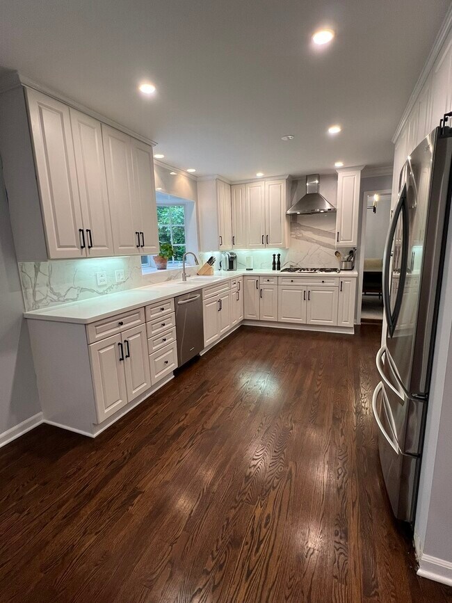 Foto del edificio - 1266 Woodland Dr