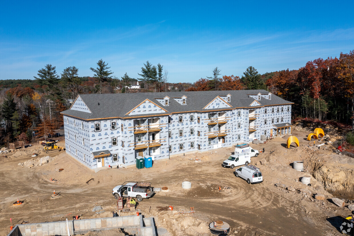 Foto del edificio - Bedford Village Manor at Riddle Brook