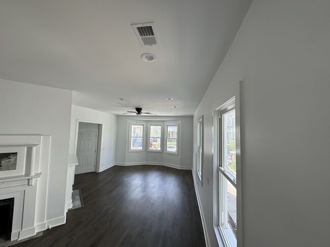 Building Photo - 124 Fishburne St