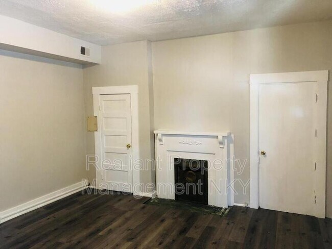 Foto del edificio - 421 E 16th St