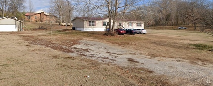 Building Photo - 3111 Riverside Dr
