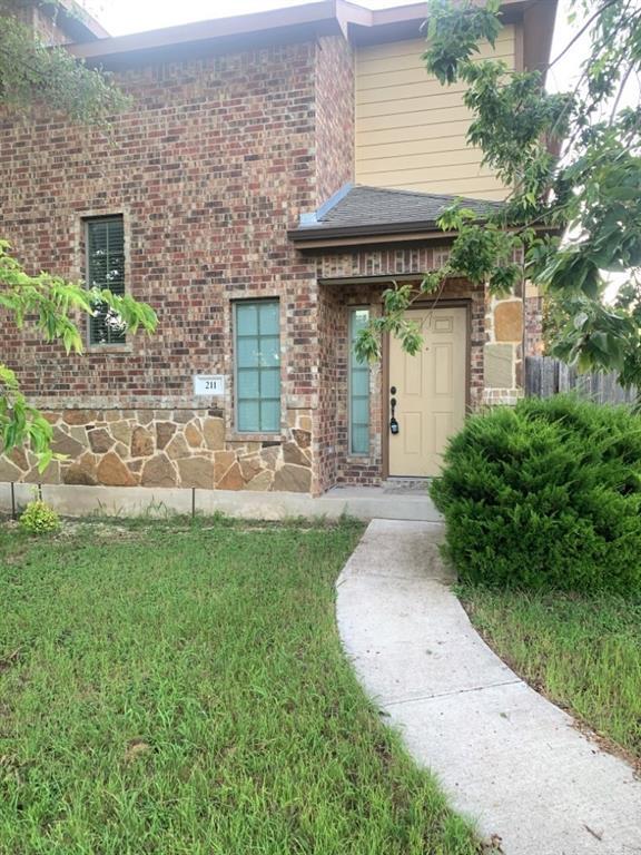Primary Photo - 211 N College St